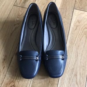 Navy dress shoes